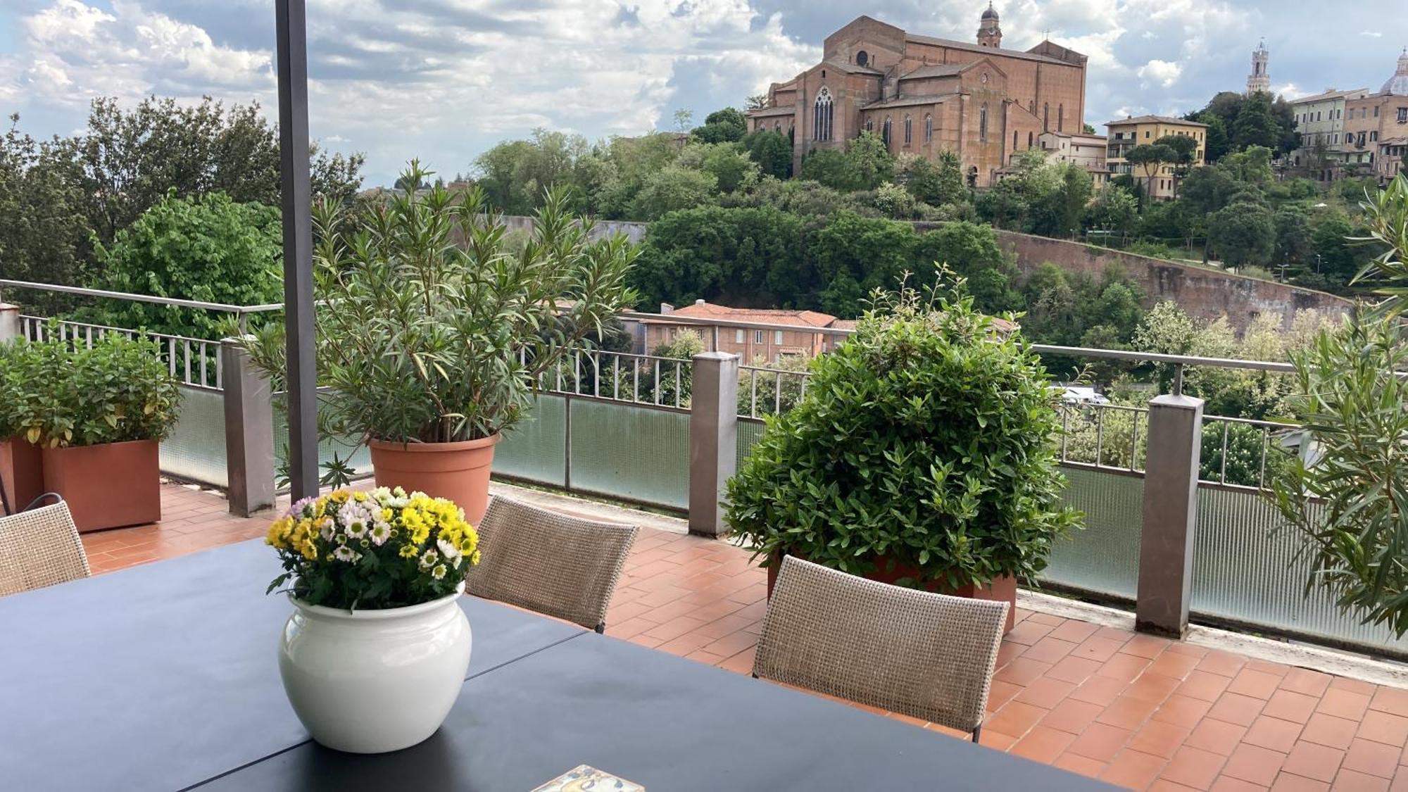 Appartement Attico San Francesco à Sienne Extérieur photo